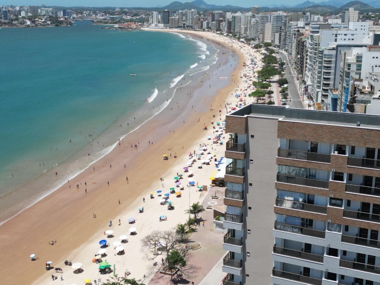 Edifício Málaga apartamento 3 quartos frente mar Praia do Morro Guarapari ES