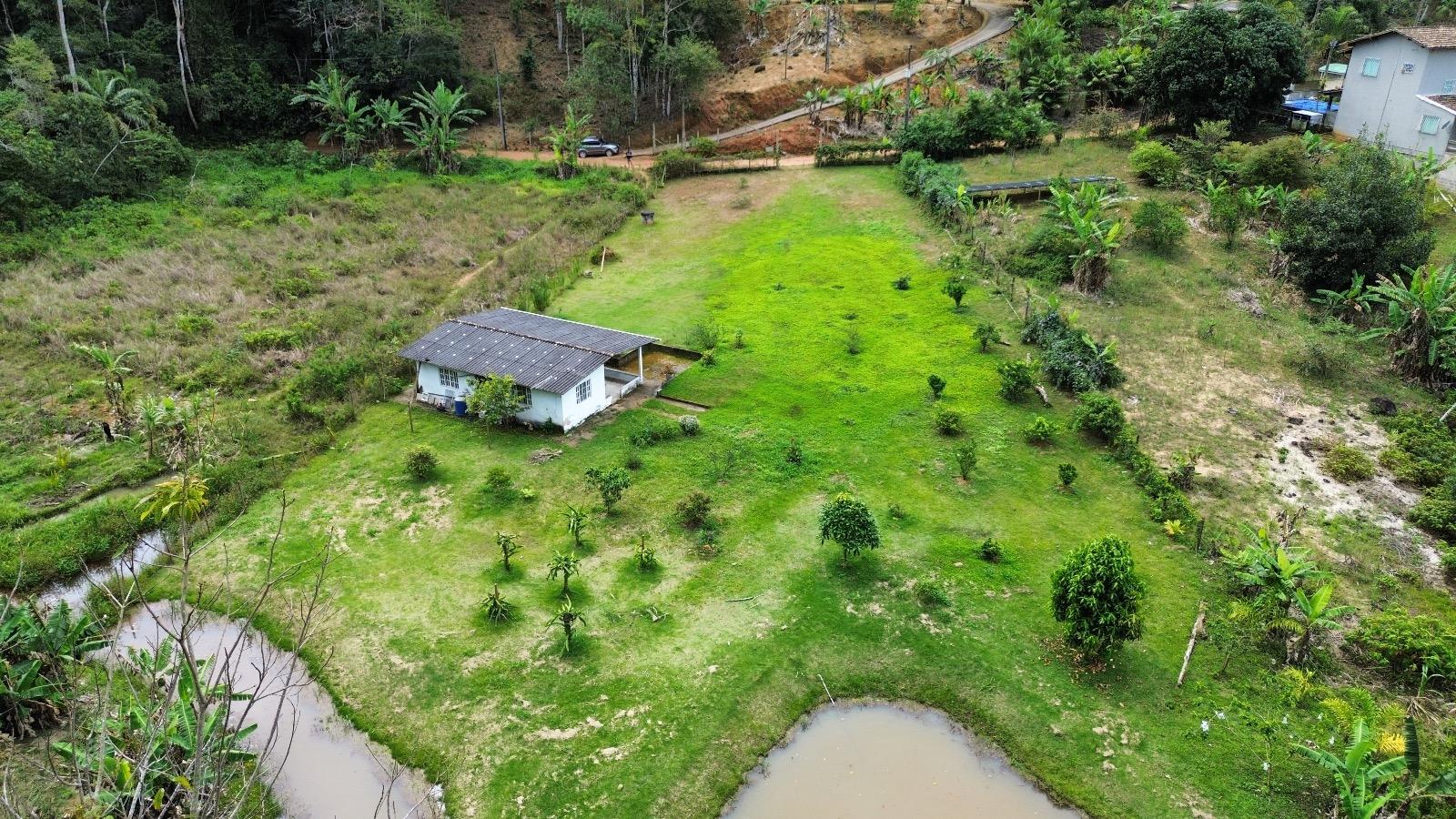 Área plana com lago à venda em Buenos Aires, Guarapari - ES