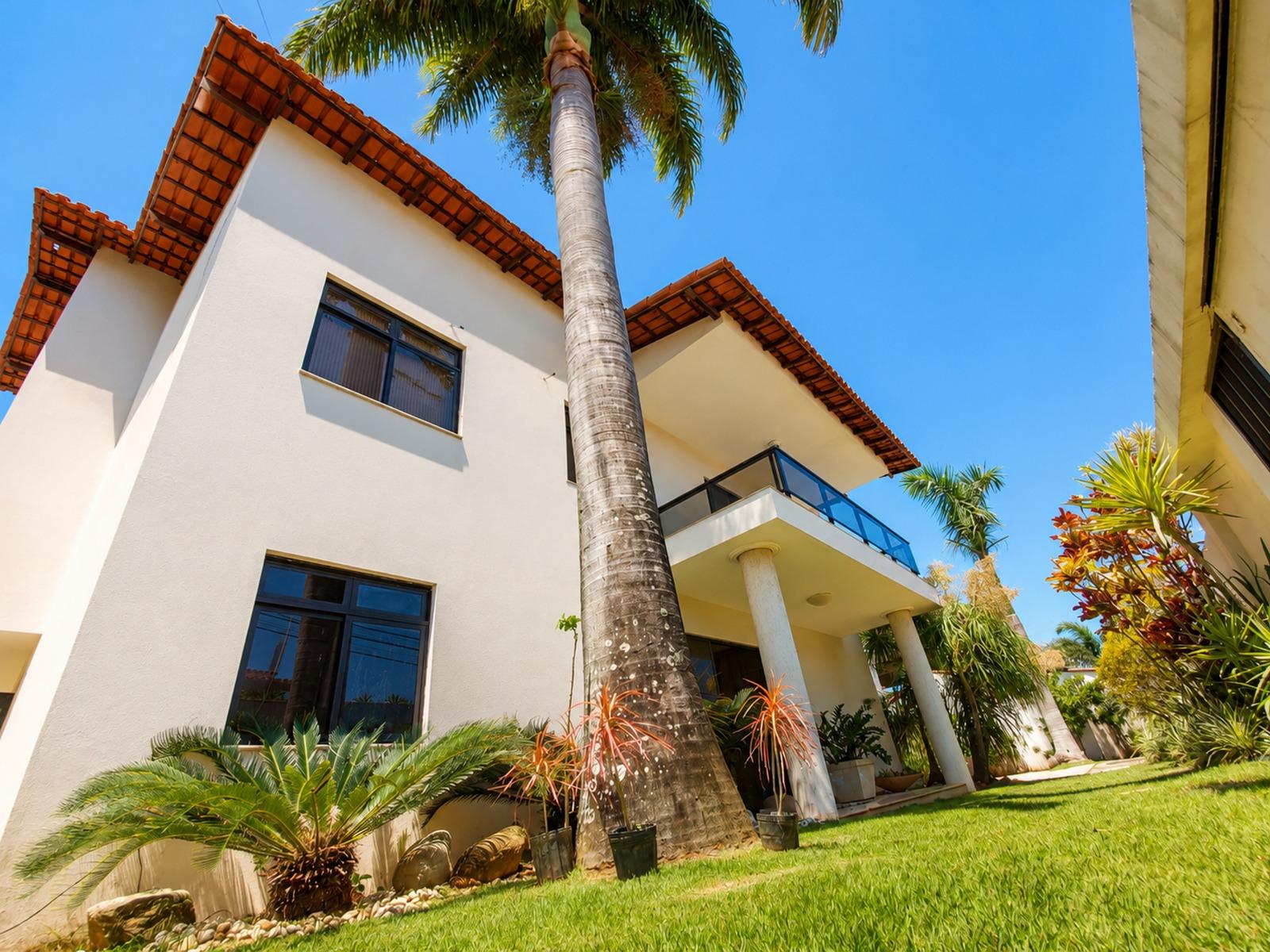 Casa à Venda com 406 m², Piscina, Área Gourmet e 4 Quartos