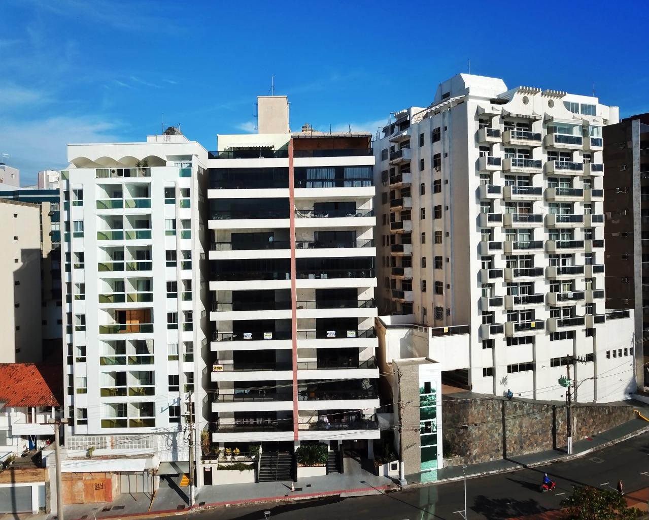 Edifício Biarritz apartamento de 3 quartos a venda de frente para o mar na Praia dos Namorados Centro de Guarapari ES