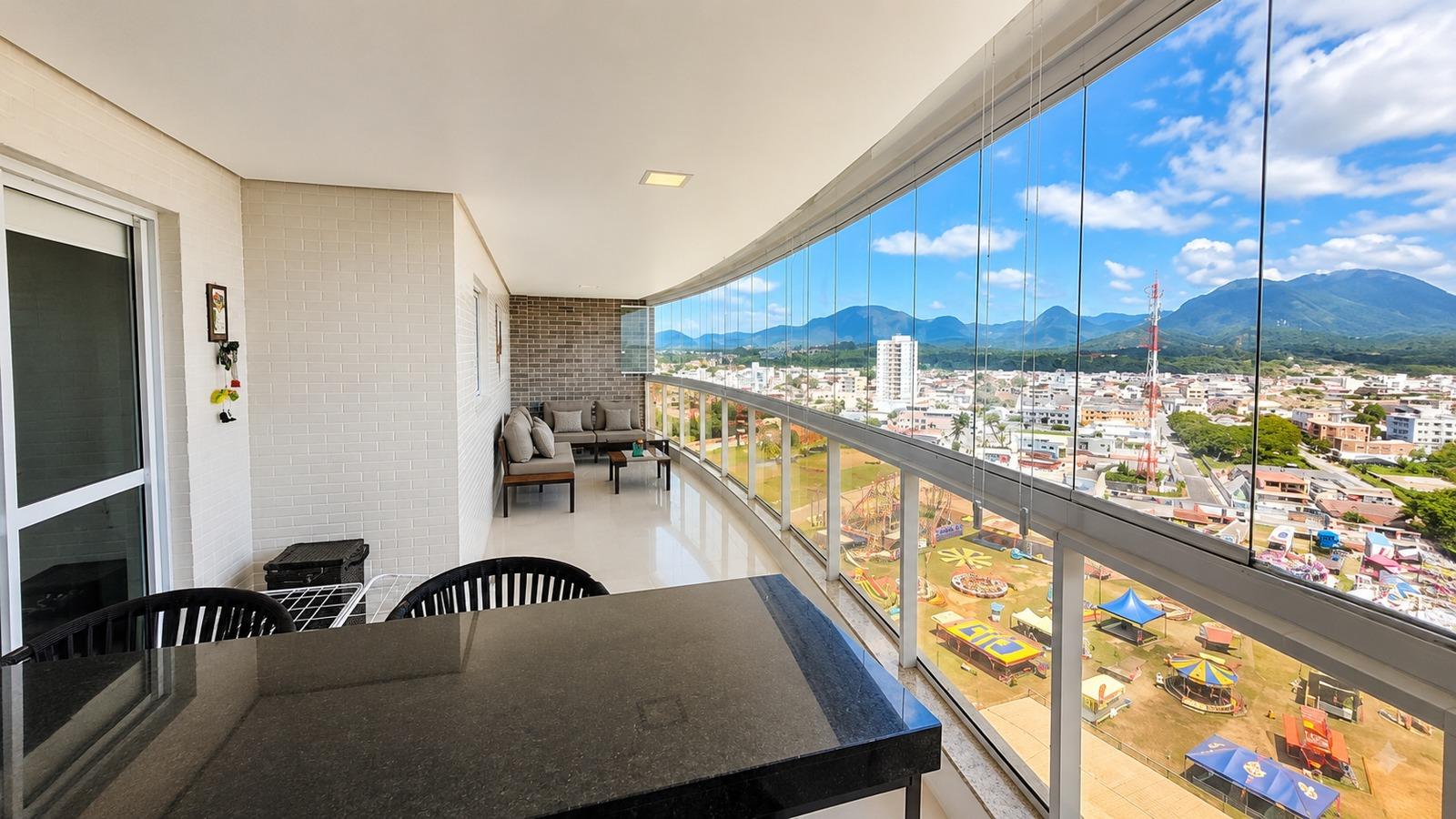 Apartamento à venda na Praia do Morro em Guarapari-ES: 2 quartos, 1 suíte, 136m² e 2 vagas de garagem!