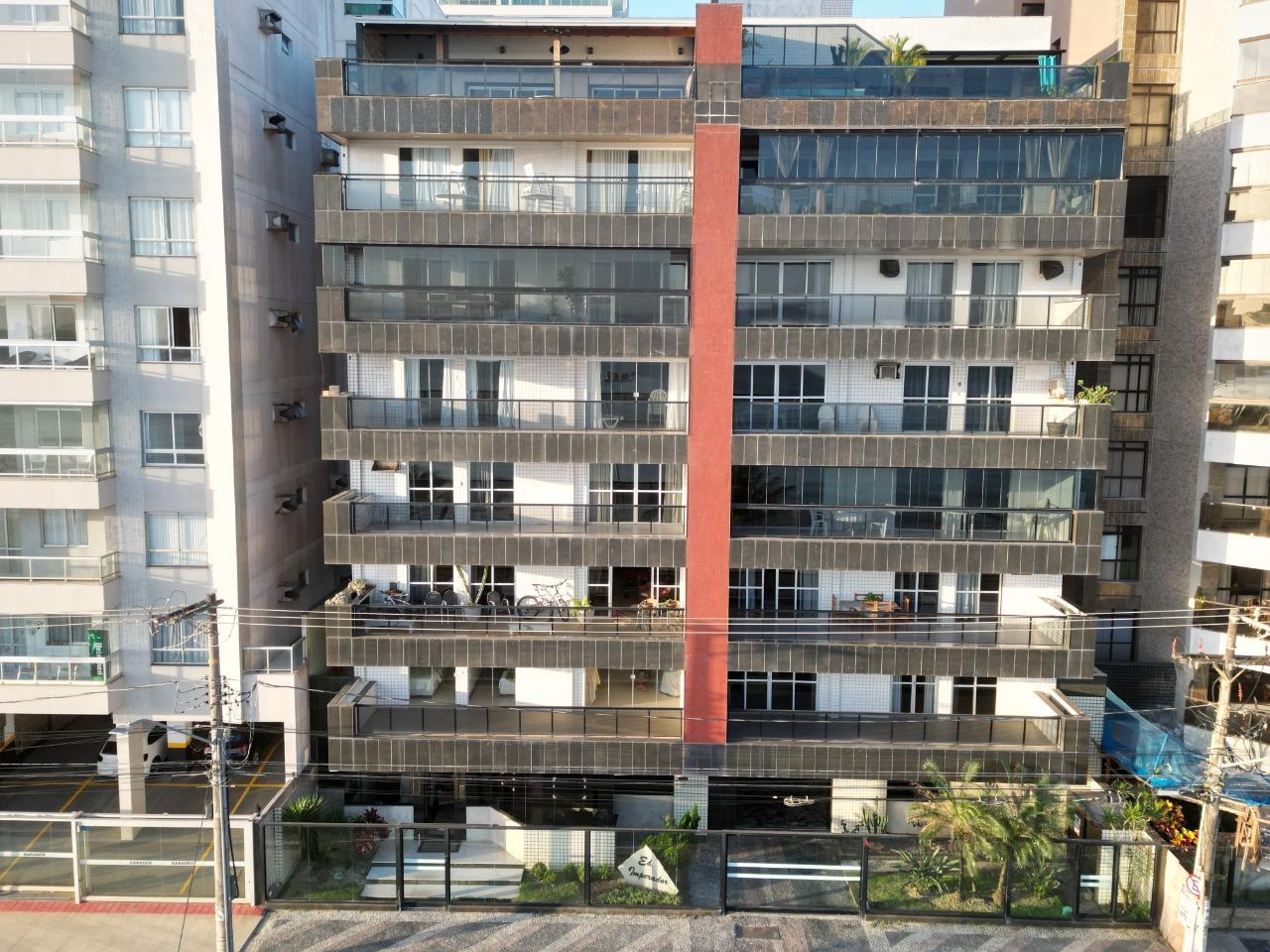 Edifício Imperador apartamento de 3 quartos a venda, frente para o mar na Praia do Morro Guarapari ES