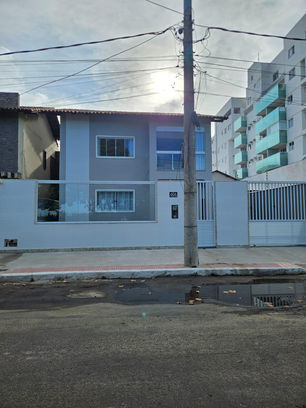 Casa Duplex de 3 quartos à venda, churrasqueira, à poucos metros da praia na Enseda Azul em Nova Guarapari - ES