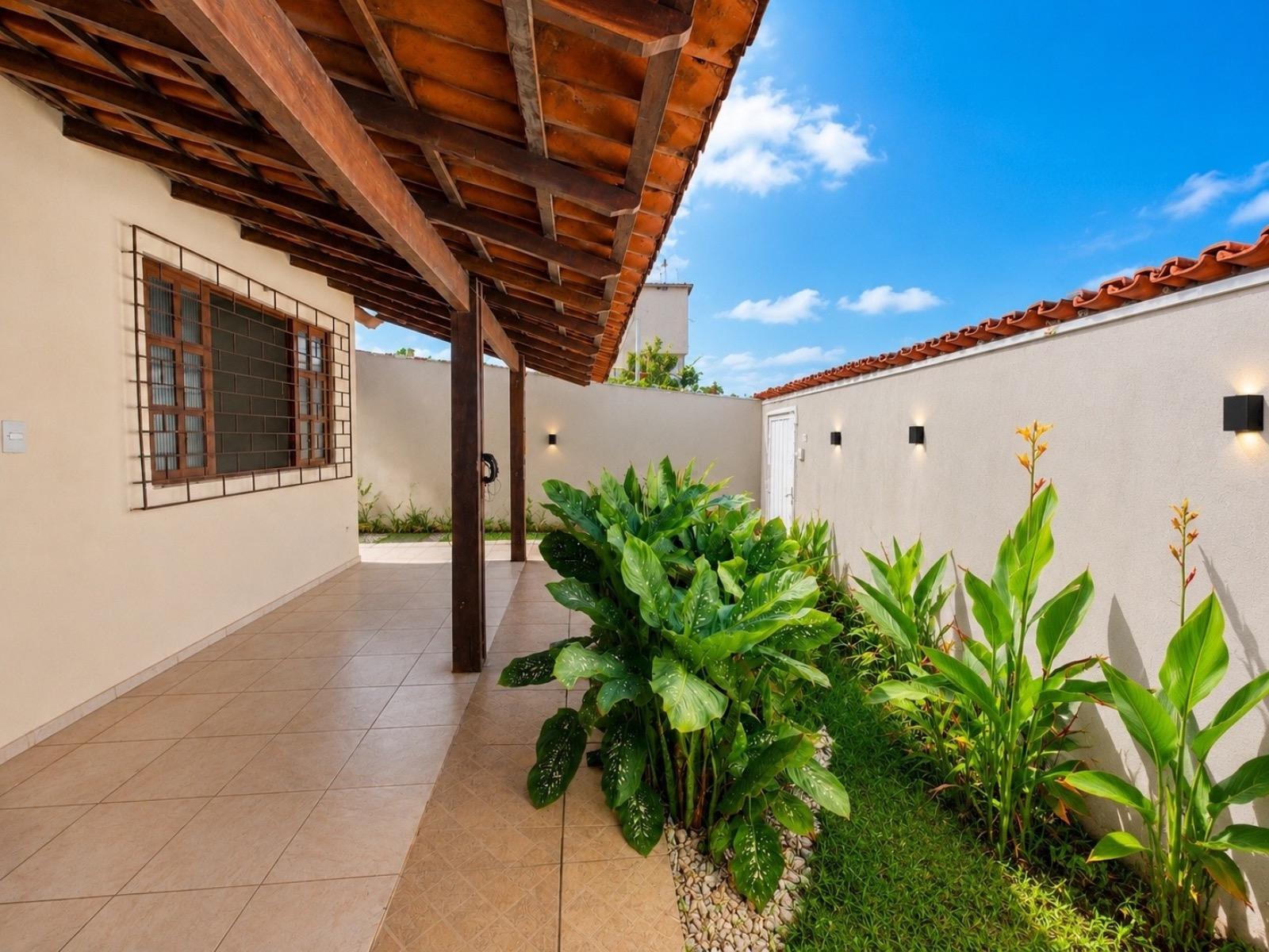 Casa à venda na Praia do Morro - Guarapari-ES: 4 quartos, 1 suíte, 150m², 2 vagas de garagem!