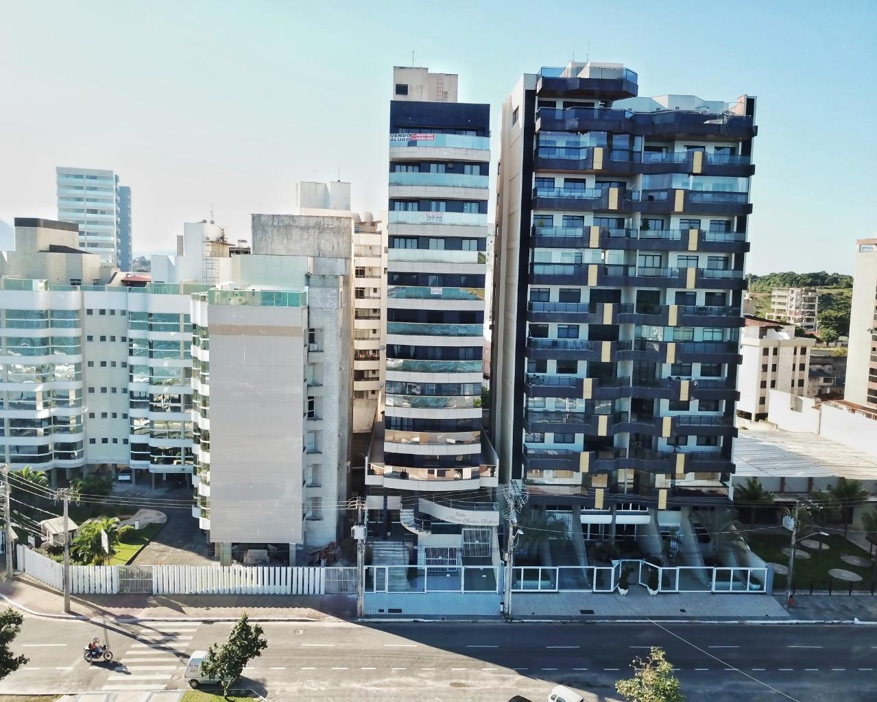 Edifício Maria Thereza Furfaro apartamento de 3 e 2 quartos a venda, frente para o mar na Praia do Morro Guarapari ES