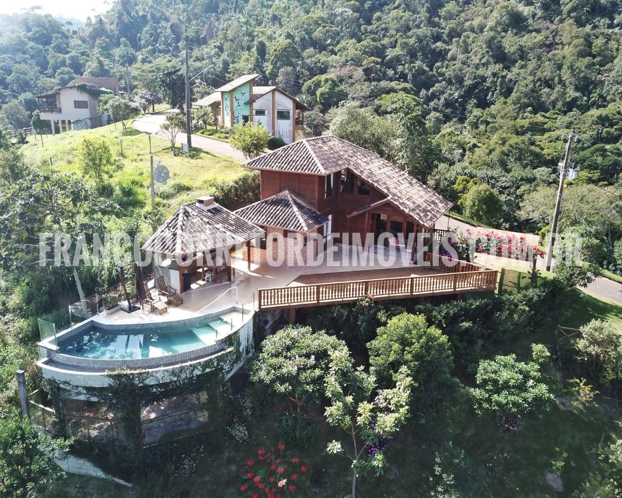 Casa rustica em condomínio fechado Buenos Aires Country em Buenos Aires em meio a Mata Atlântica