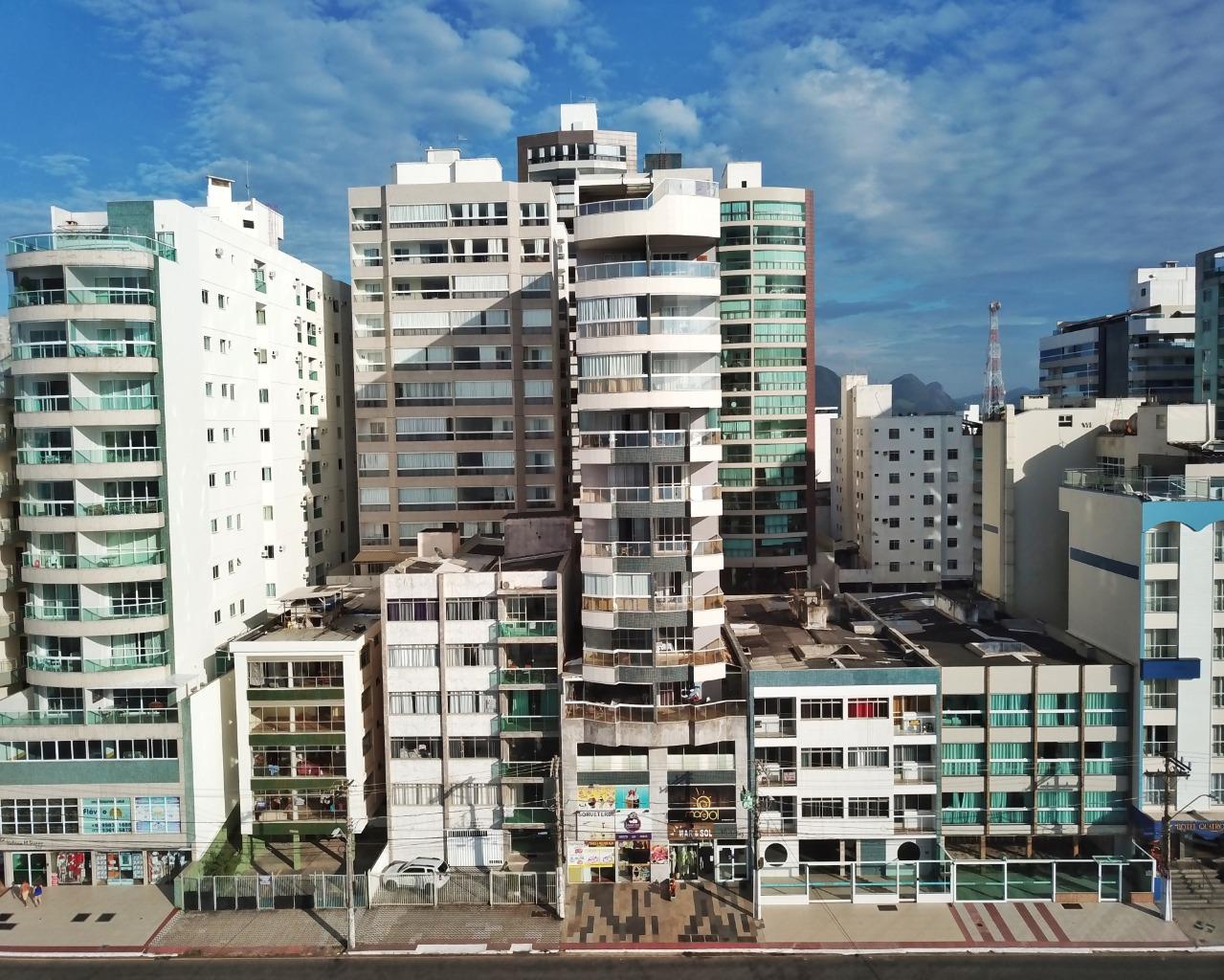Edifício Vinicius apartamento de 3 quartos a venda, frente para o mar na Praia do Morro Guarapari ES