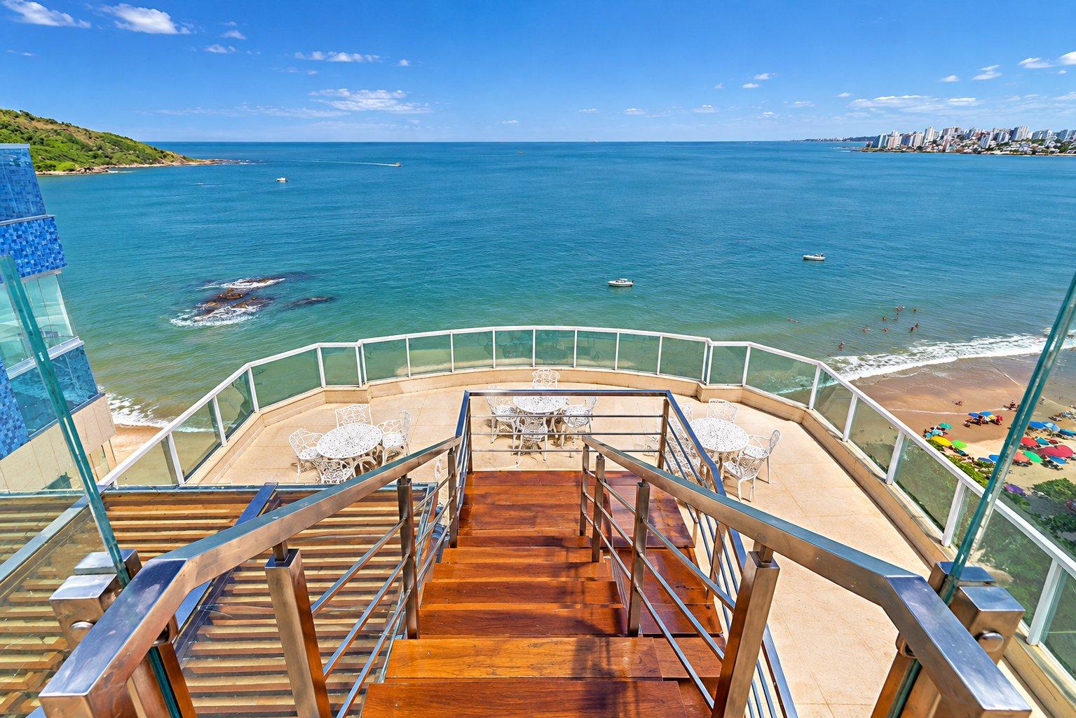 Cobertura duplex com 4 suites 3 vagas,437m² , na Orla da Praia do Morro - Guarapari ES
