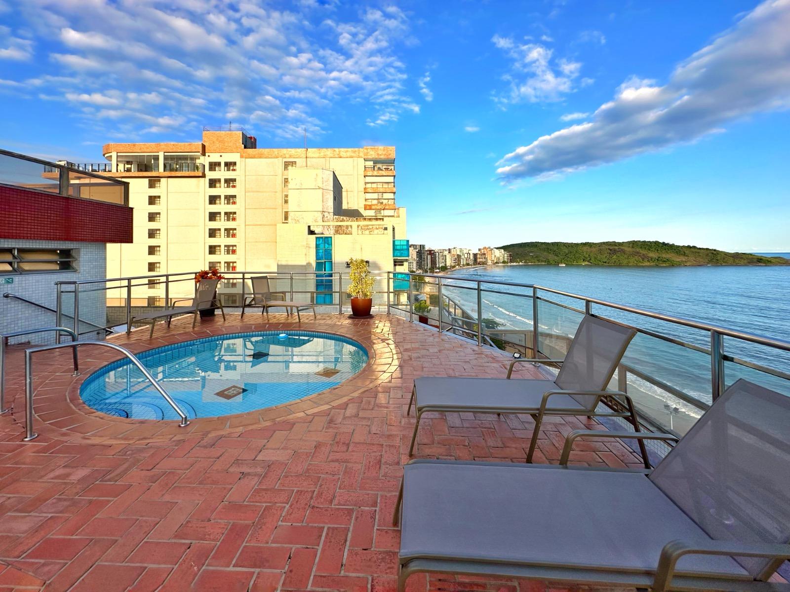Apartamento à venda na Orla da Praia do Morro: 3 quartos, 1 suíte, 2 salas, 3 banheiros, 1 vaga, 120m² - Guarapari-ES.
