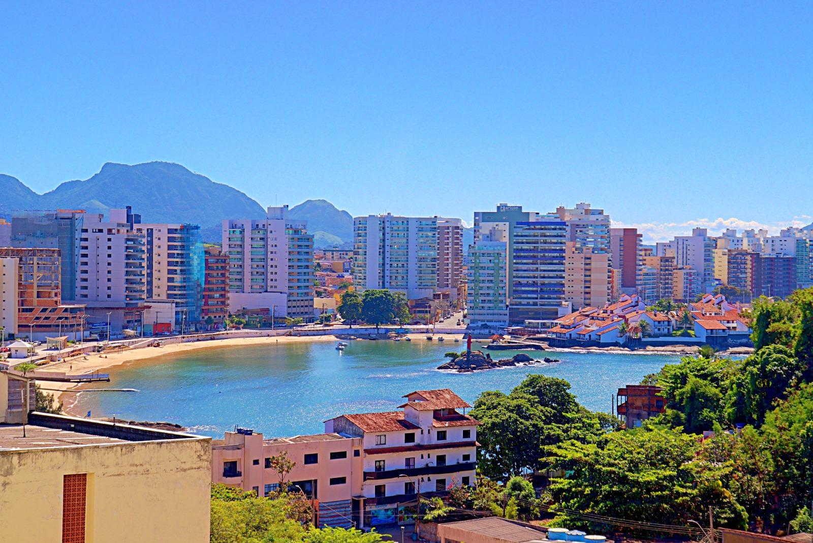 Apartamento Decorado de alto padrão com 2 Qts 1 suíte, 1 vg com Lazer Completo no centro de Guarapari