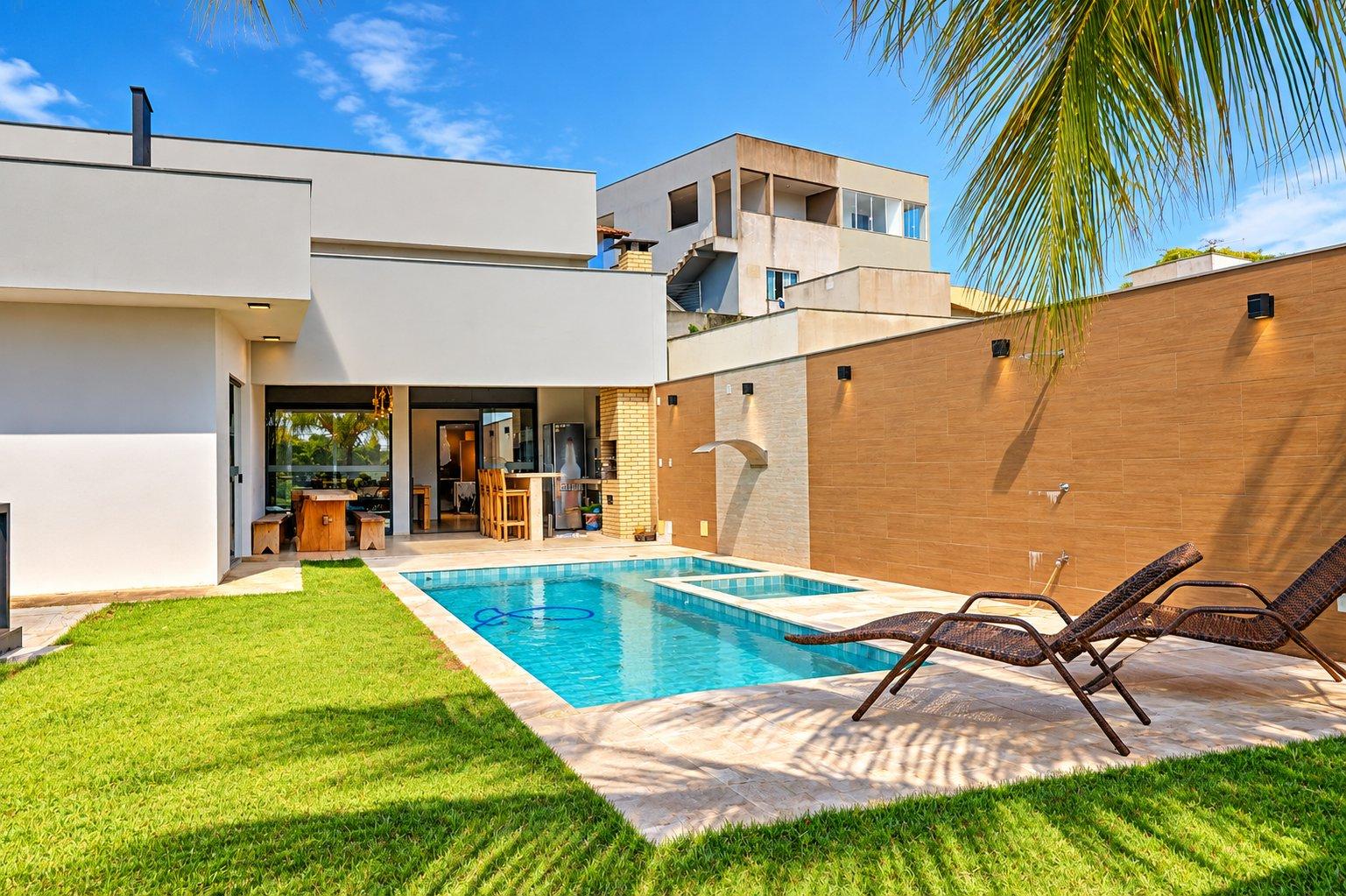 Casa Rústica Moderna com 3 suites lazer com piscina na Enseada Azul Guarapari/ES