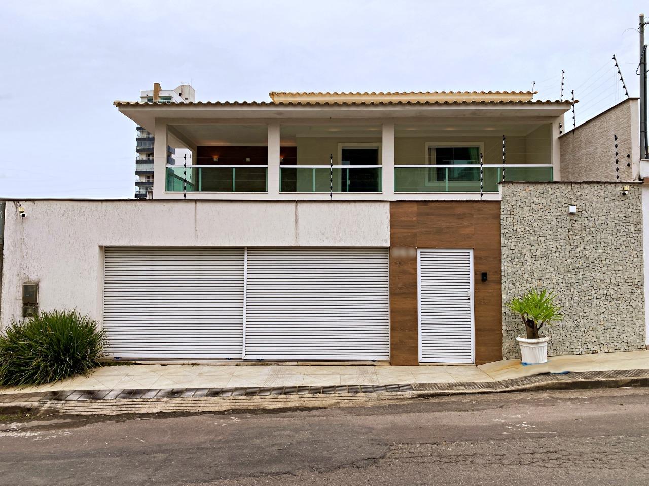 Casa de alto padrão, 04 quartos, Lazer completo, Porcelanato e Mármore, em São Judas Tadeu, 400m2 - FRANCO IMÓVEIS