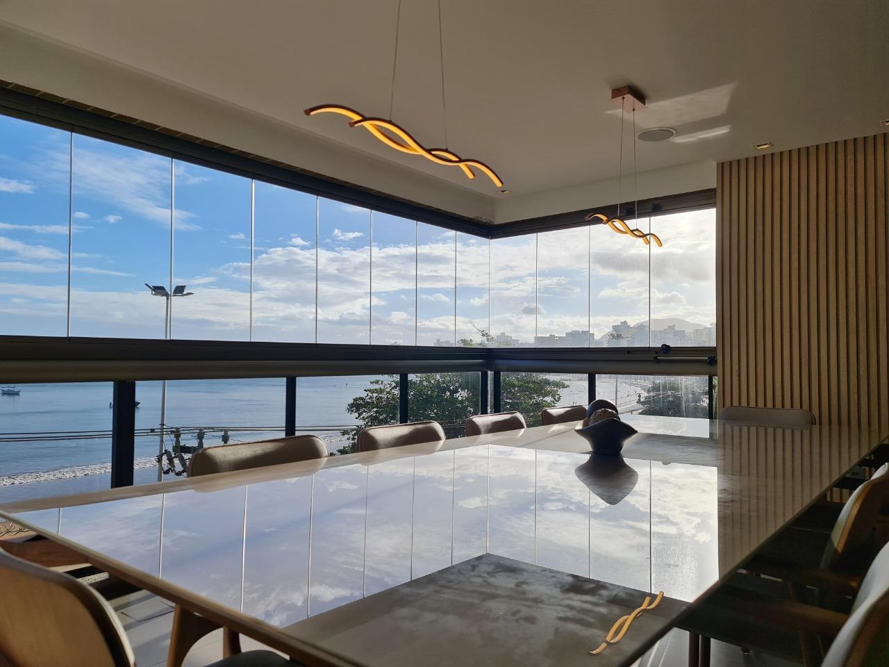 Fino acabamento mobiliado 4 quartos sendo 4 suites a venda, frente para o mar na Praia do Morro Guarapari ES