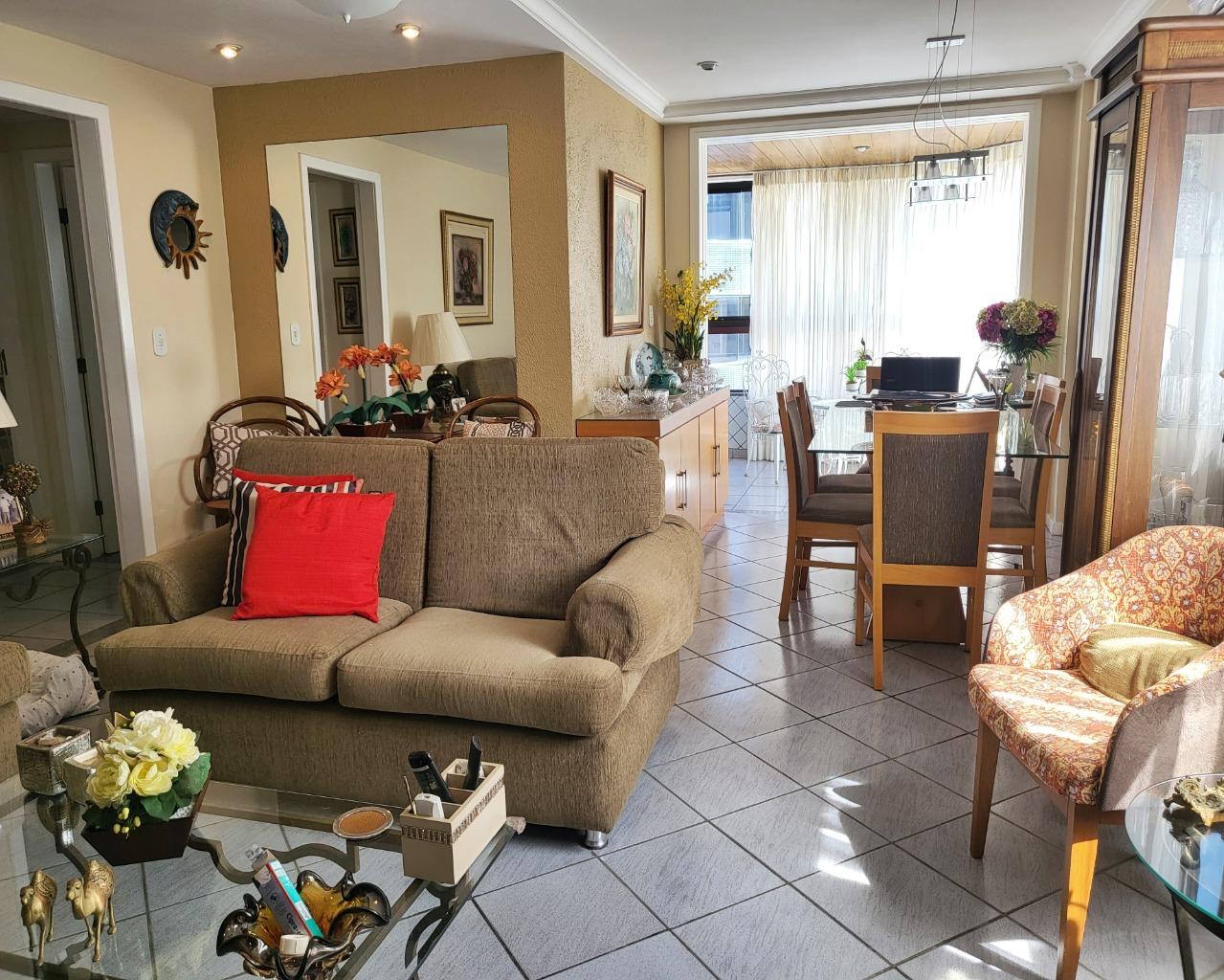 Amplo apartamento 3 quartos mais DCE, mobiliado, na Av. Praiana, Praia do Morro em Guarapari - ES