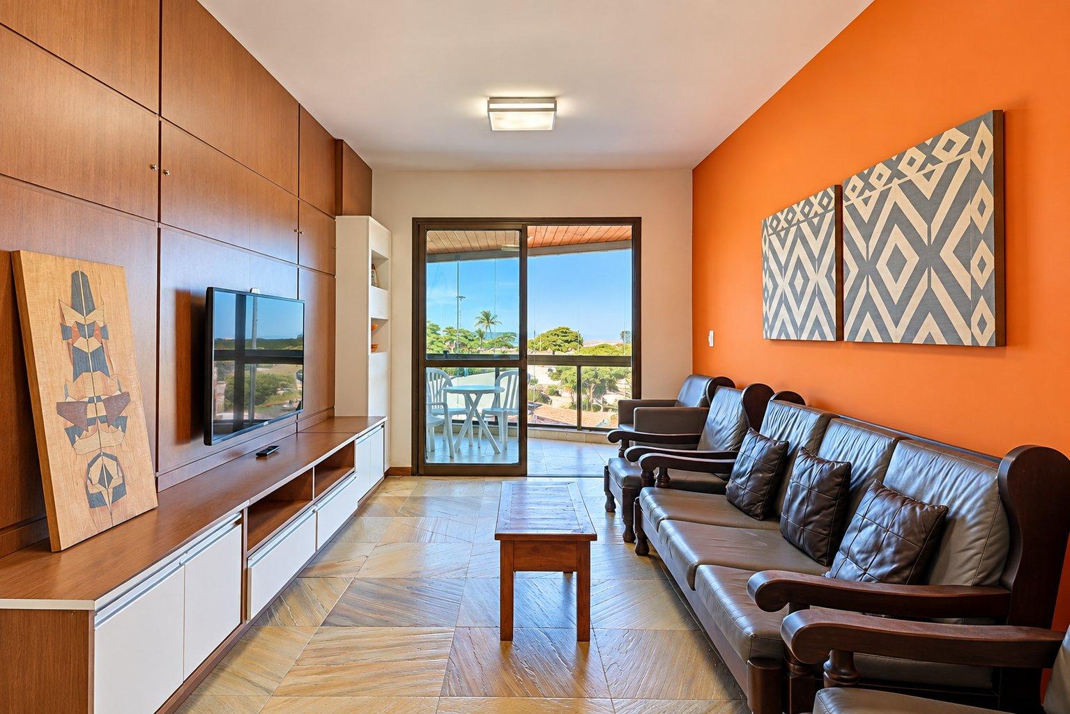 Apartamento de 3 quartos à venda, de frente para a Praia da Areia Preta, varanda com fechamento, dependência completa no Centro de Guarapari - ES