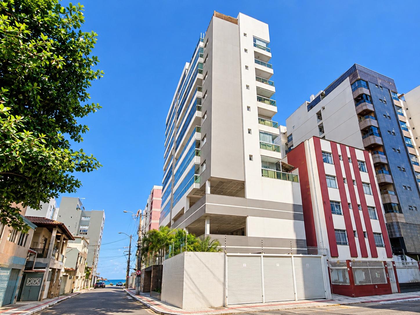 Apartamento à venda na Orla da Praia do Morro, Guarapari-ES, com 3 quartos e 159 m²!