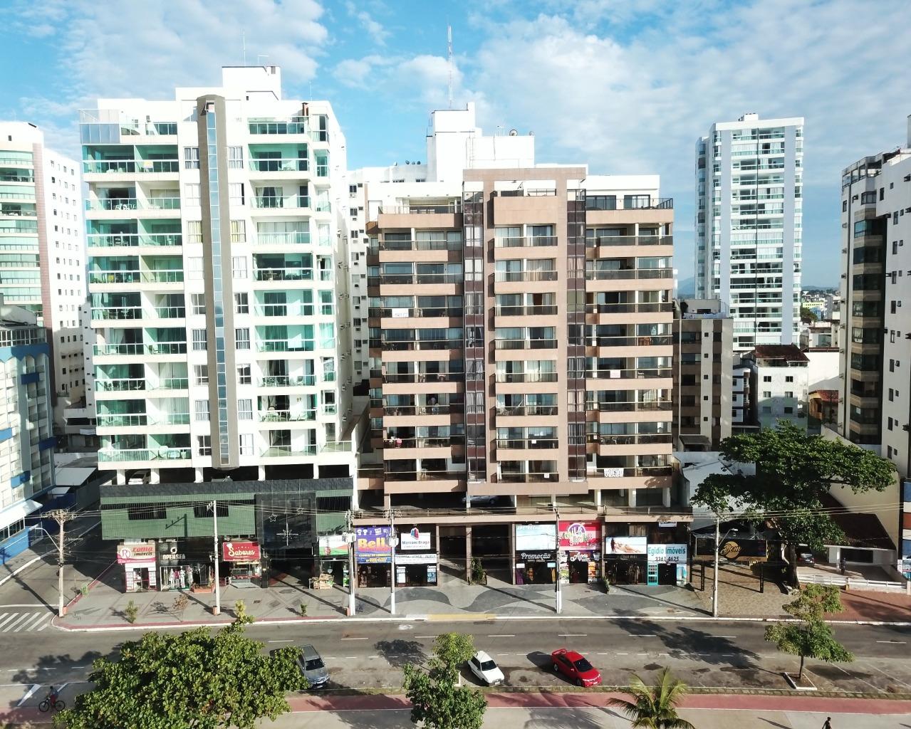 Edifício Anníbal de Freitas apartamento de 4 quartos a venda, frente para o mar na Praia do Morro Guarapari ES