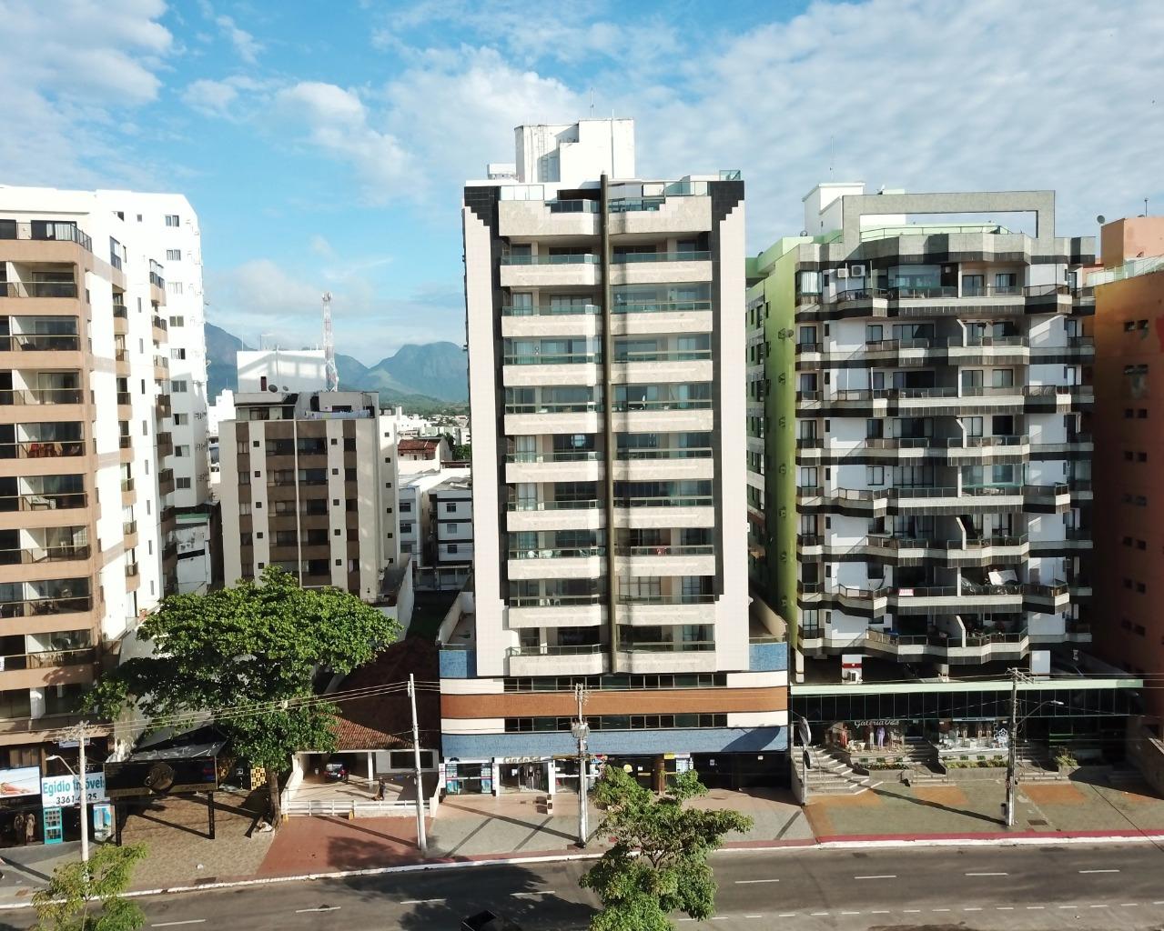 Edifício Isabela Fazolo apartamento de 3 e 2 quartos a venda, frente para o mar na Praia do Morro Guarapari ES