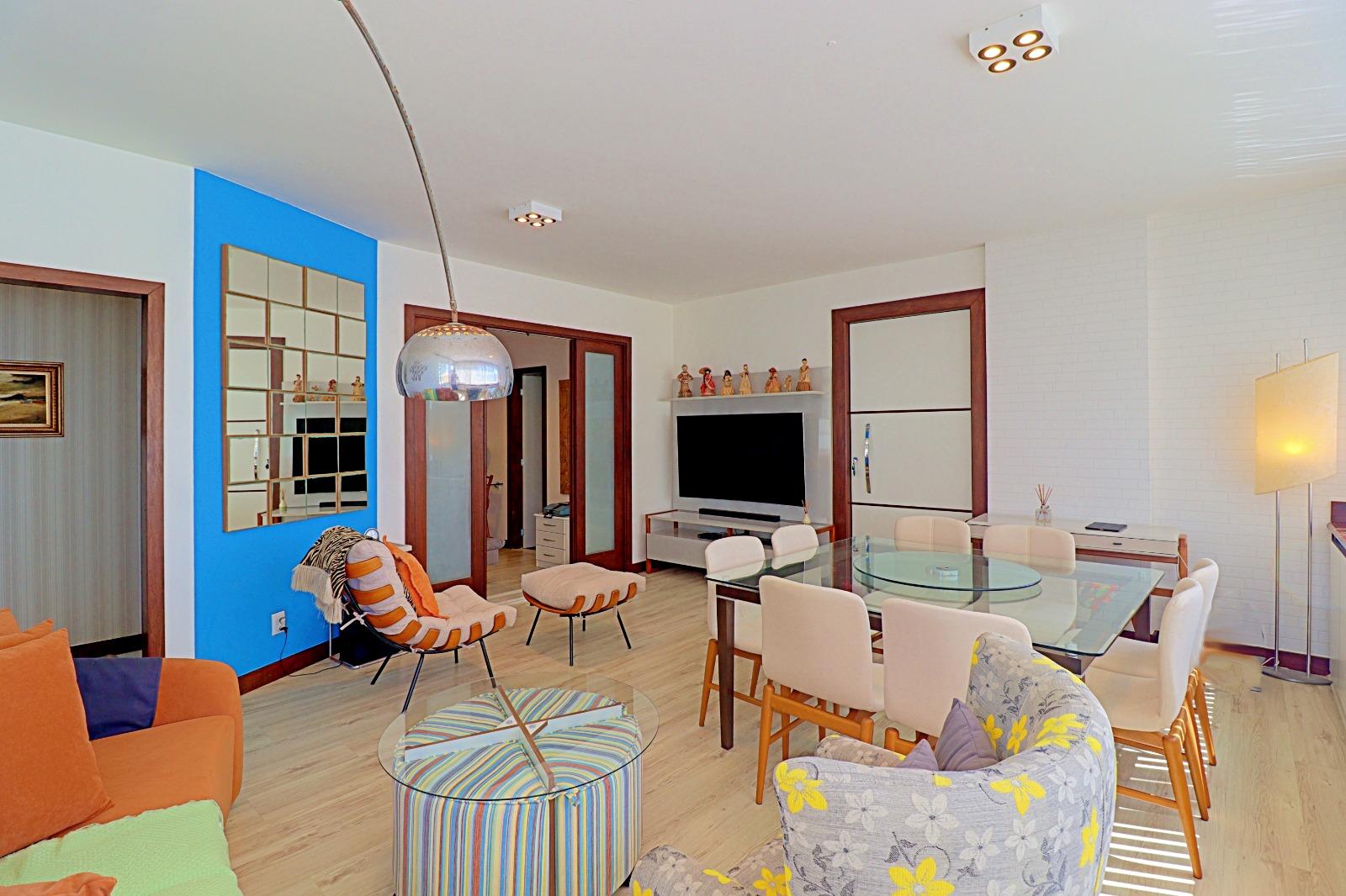 Apartamento de 3 quartos a venda, mobilidado, de frente para o mar na Praia das Virtudes Centro de Guarapari - ES